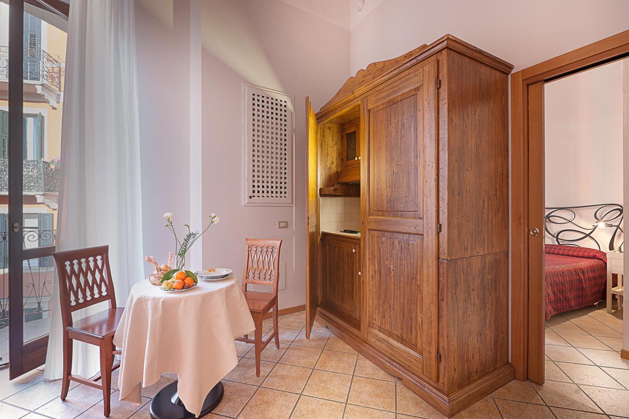 Studio Apartment