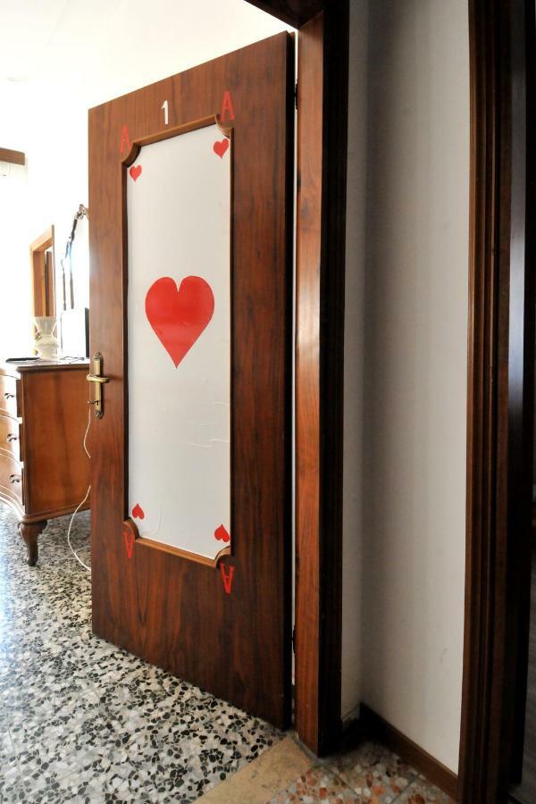 Camera Matrimoniale con Bagno in Comune