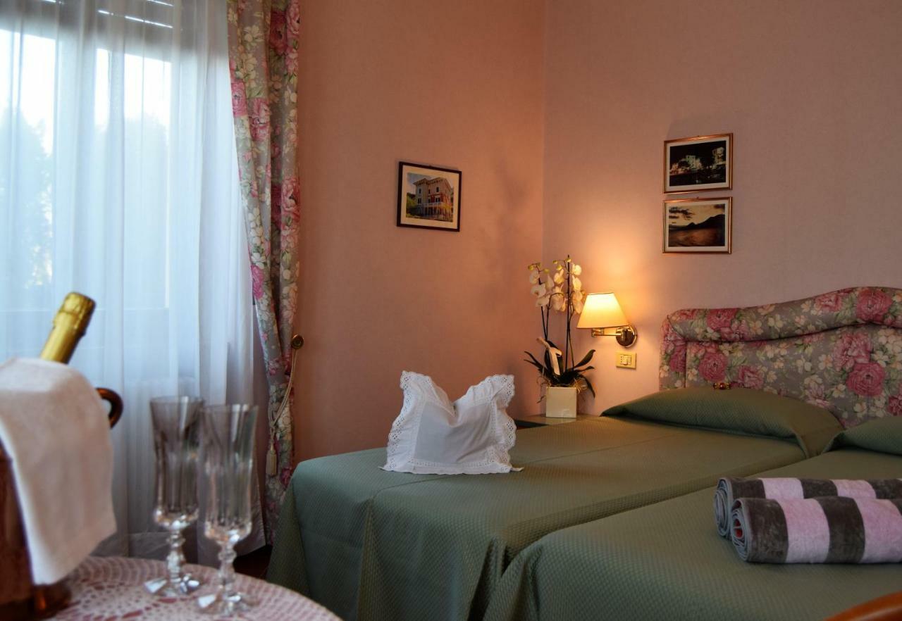 Deluxe Double or Twin Room with Lake View,876453194:JPEG
