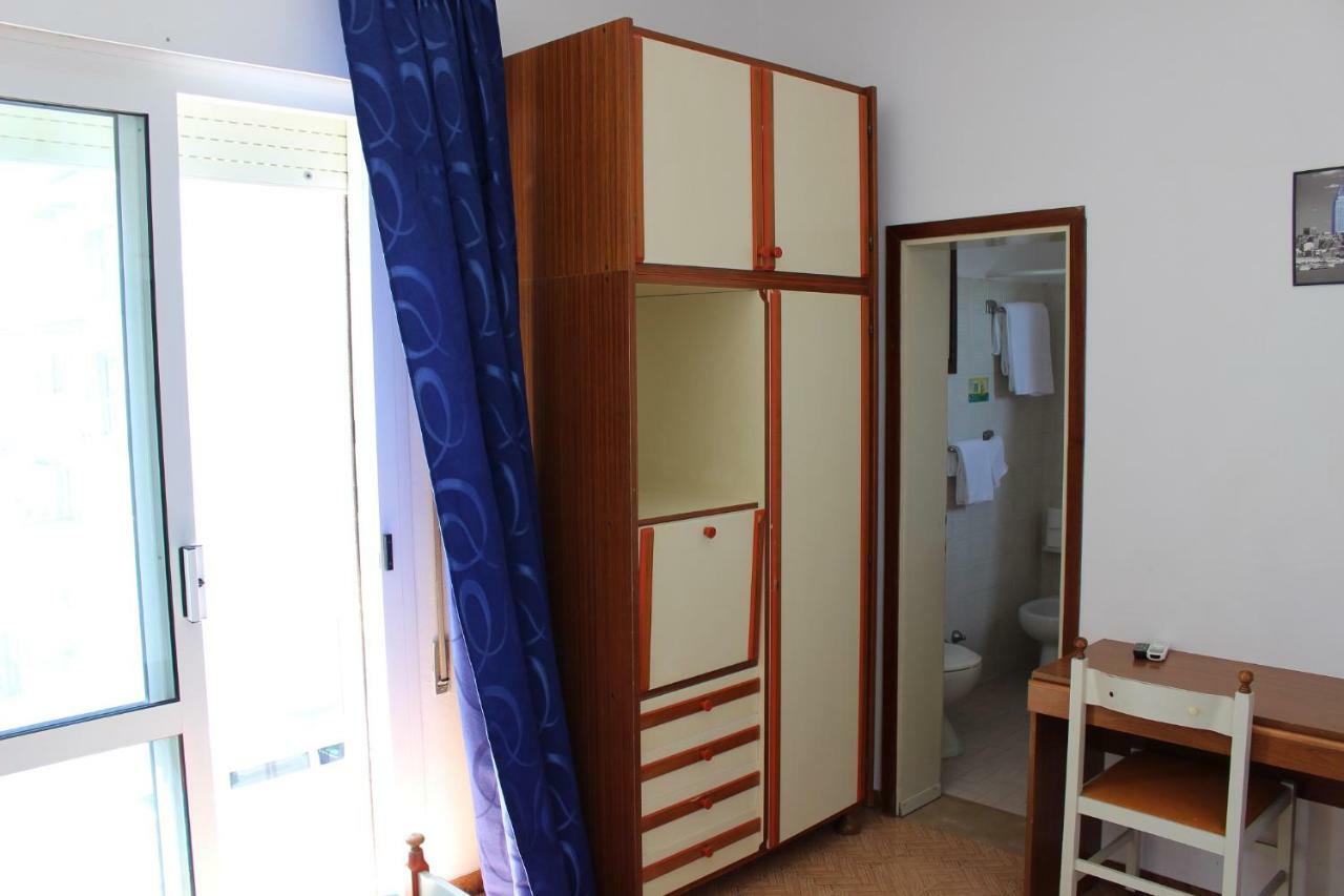 Klasszikus háromágyas szoba