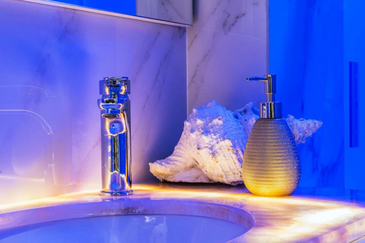 Deluxe Queen Suite