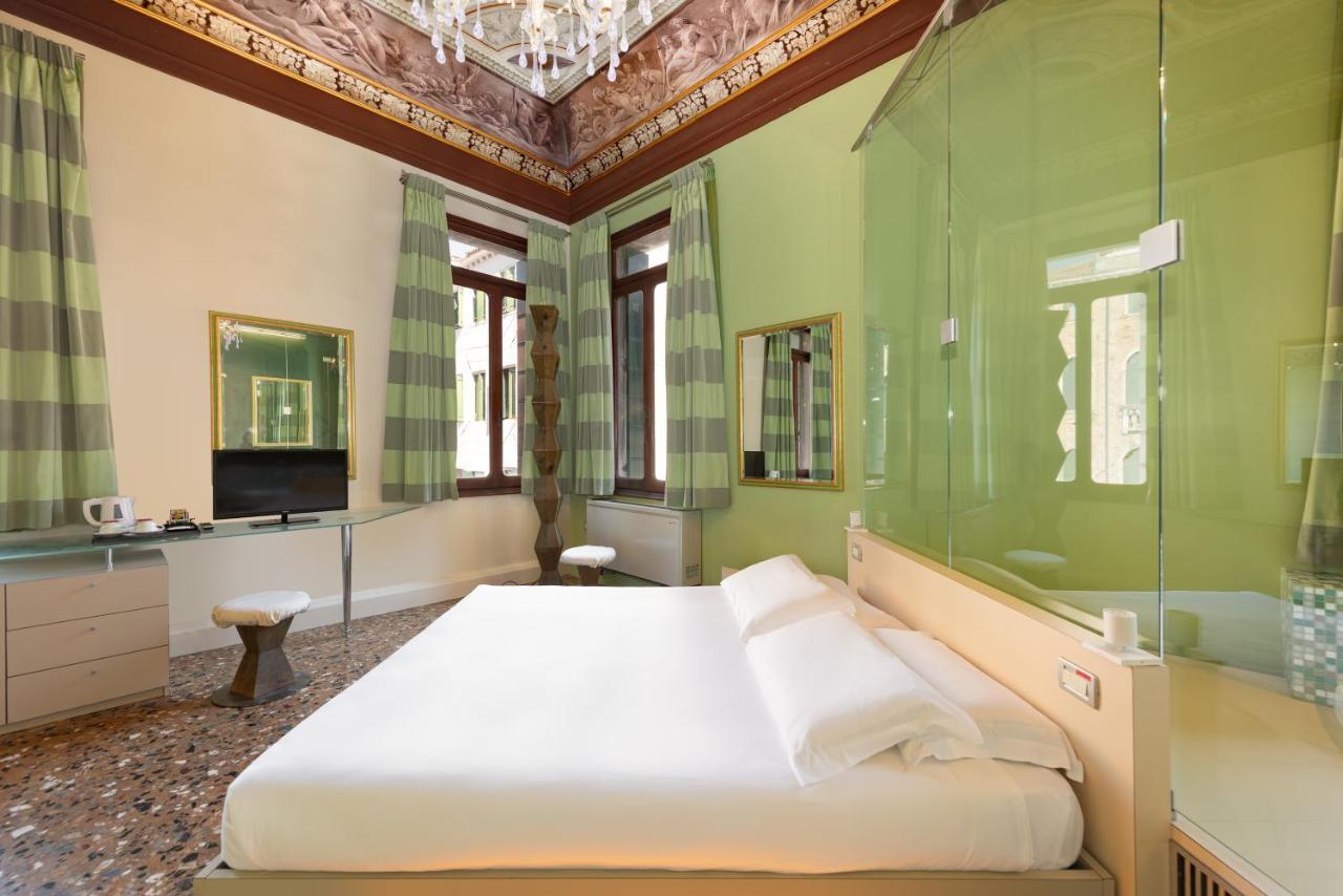 King Room Spa Bath