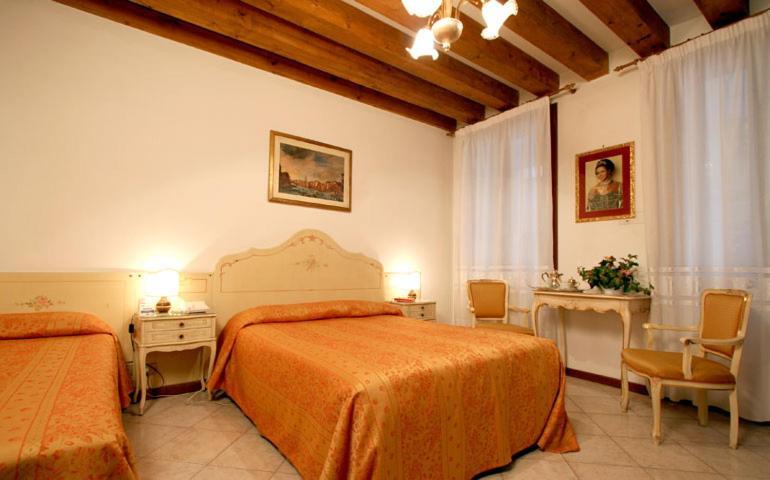 Chambre Triple avec Salle de Bains