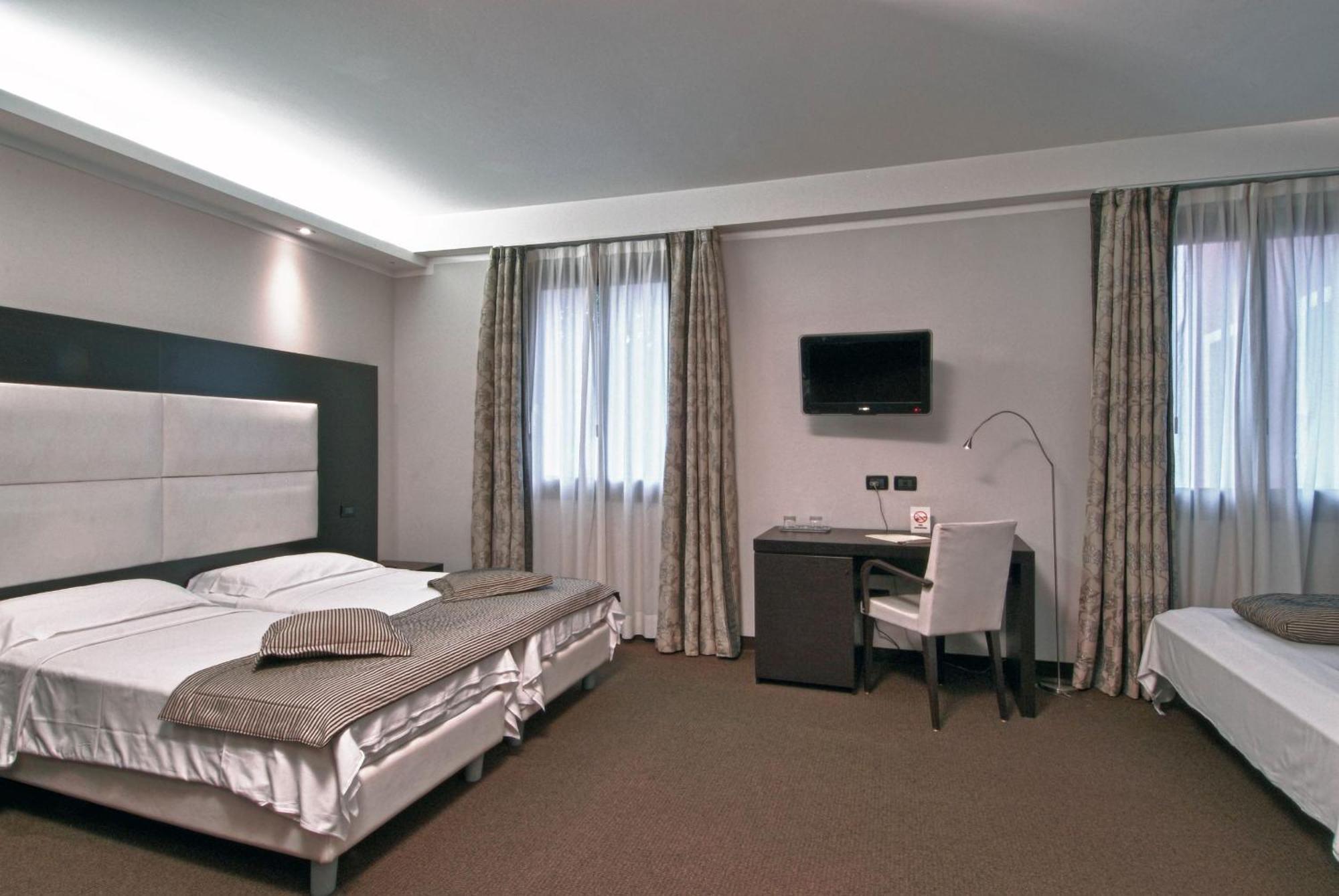 Quadruple Room,1209370522:JPEG