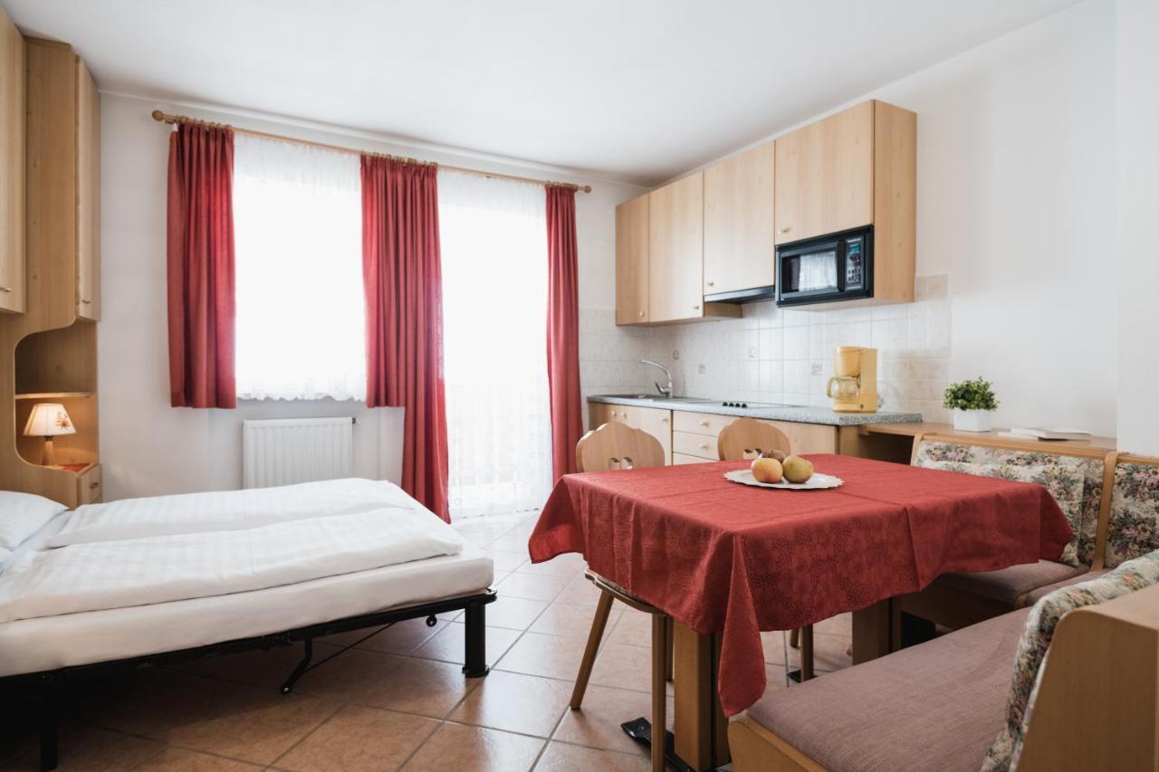 One-Bedroom Apartment (5 Adults),985247917:JPEG