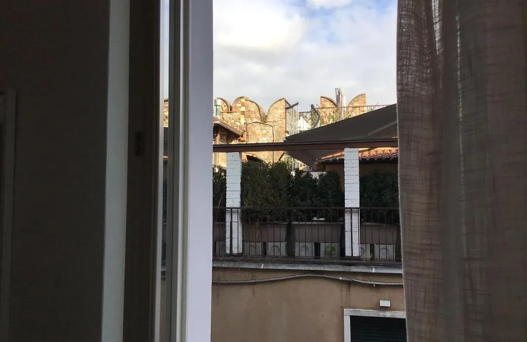 A Due Passi Da Giulietta-Casa Montecchi-1