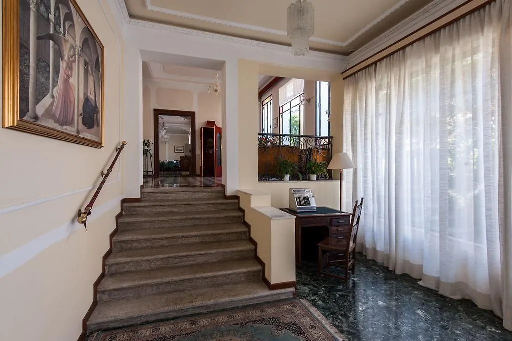 Hotel Byron-1