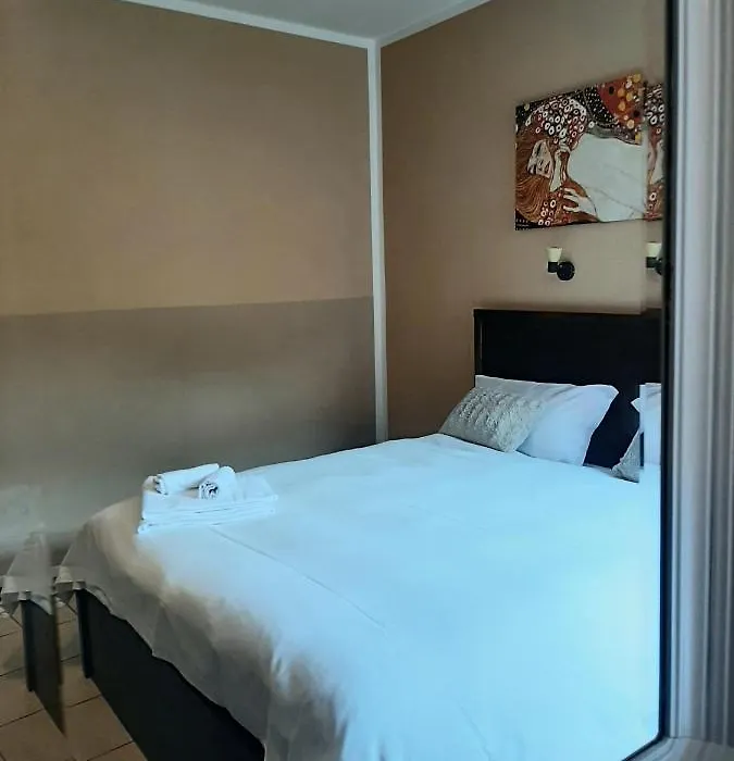 Camere Porto Vecchio Con Parcheggio A Pochi Passi Dal Castello-1