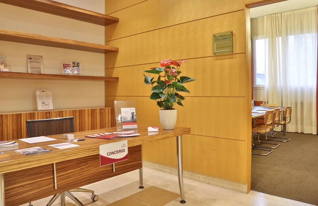 Crowne Plaza Venice East By Ihg-1