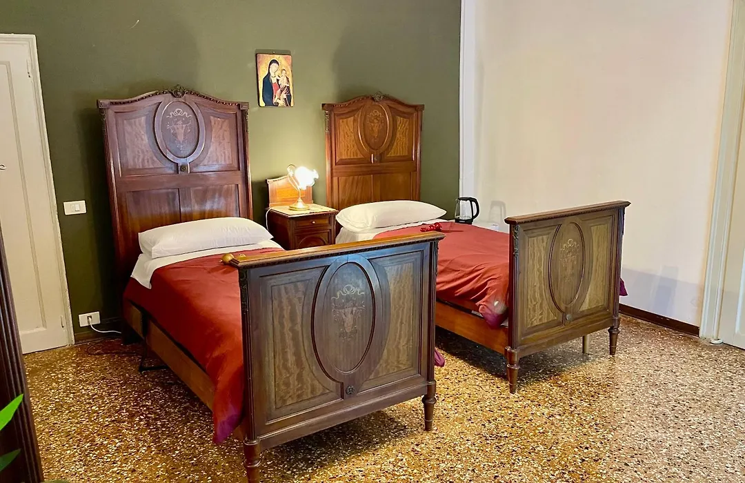 Lions Venice Guest House-1