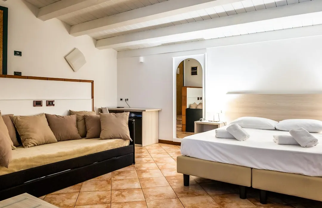 B&B Hotel Roy-1