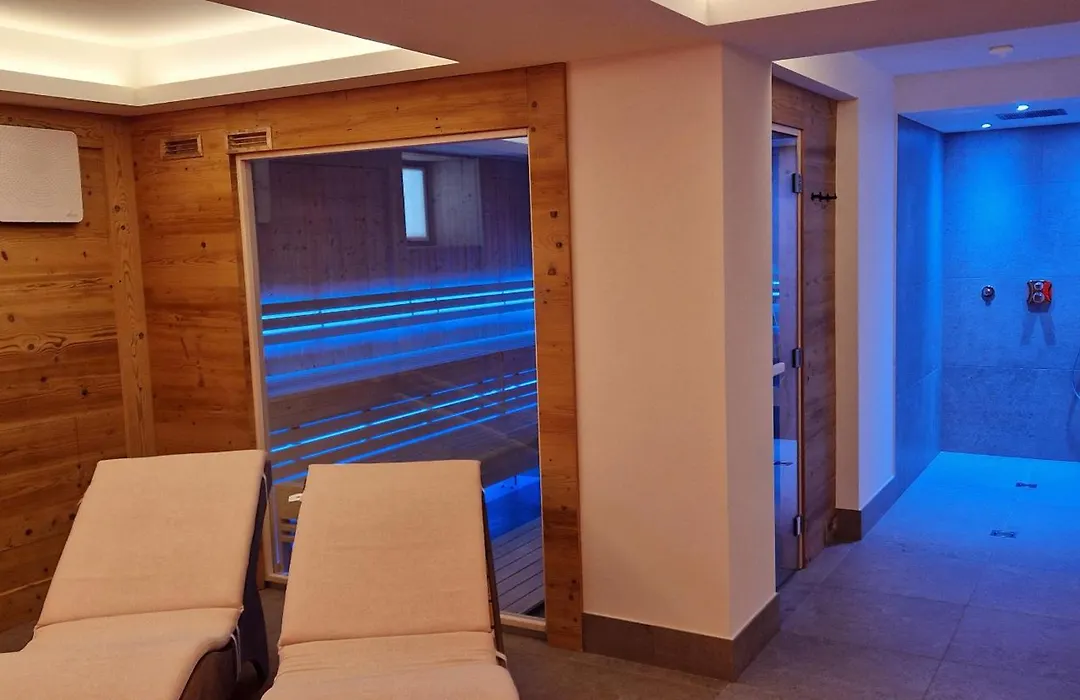 Hotel Roy-1