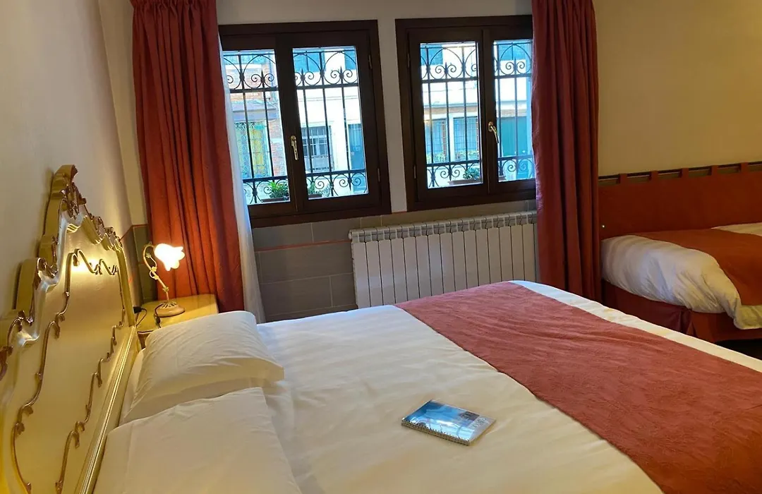 Ca' San Trovaso - 6 Rooms-1