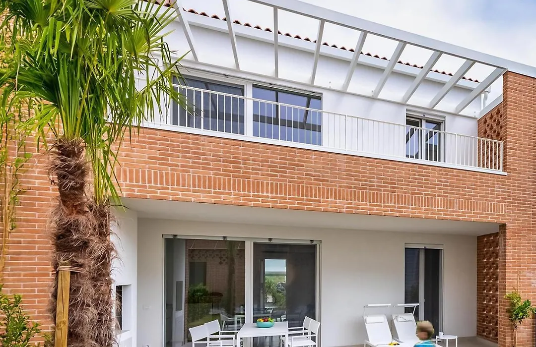 Pareus Beach Resort-1
