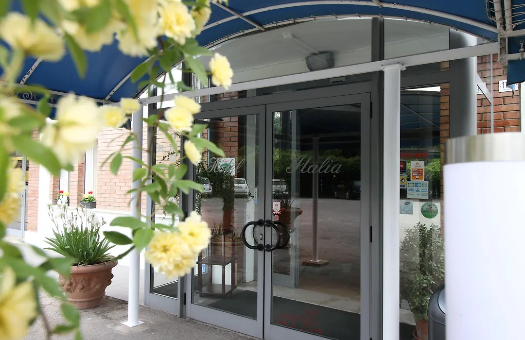 Hotel Italia Occhiobello-1