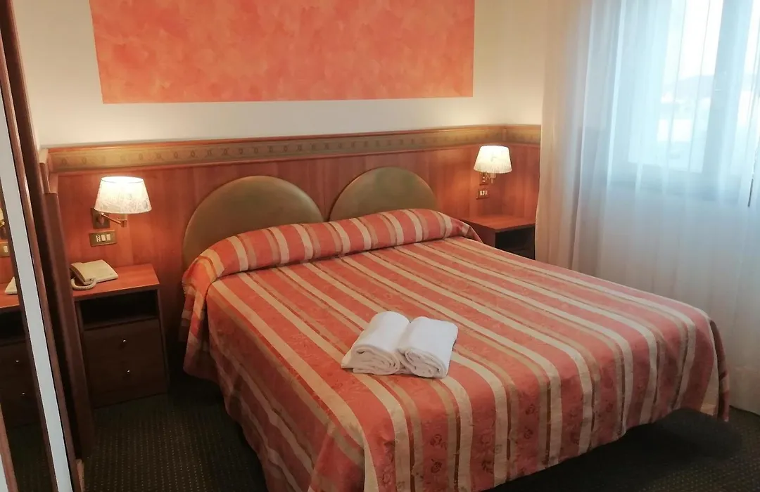 Hotel Kristall-1