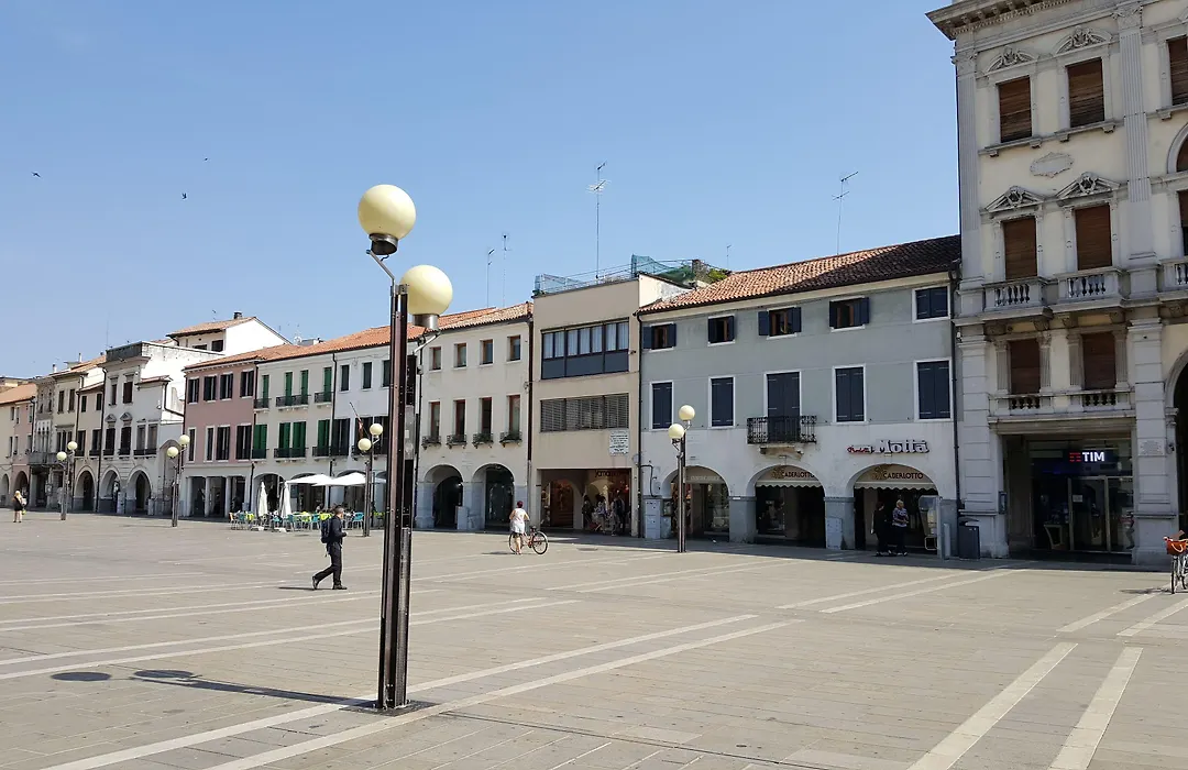 Venice Garden Apartments-1