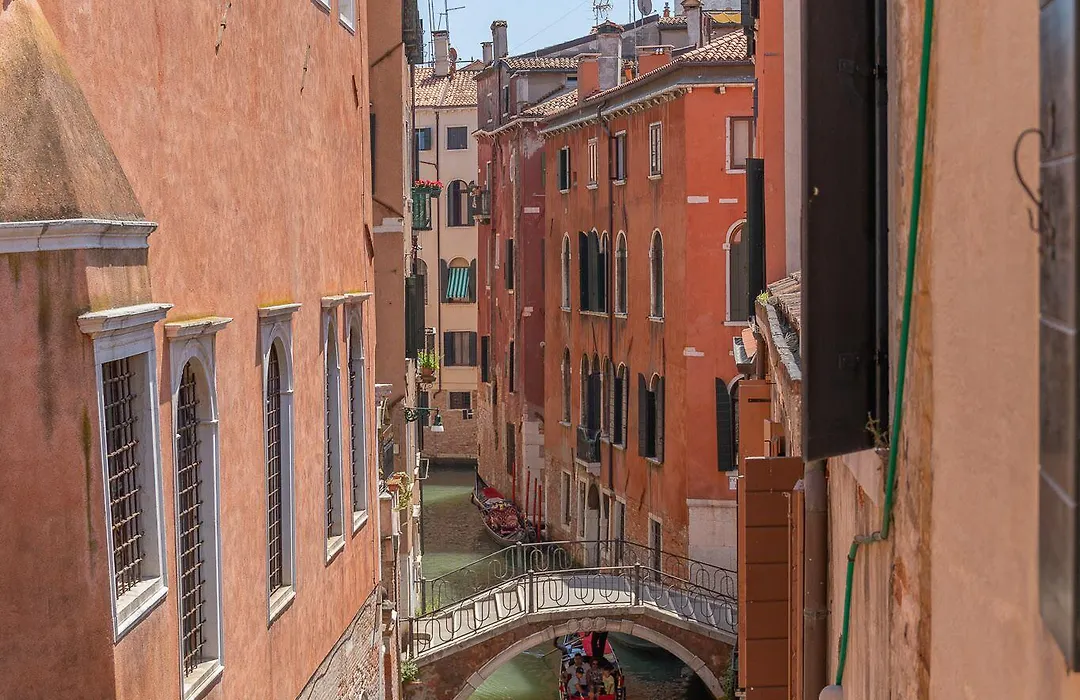 Canal View San Marco Luxury Rooms-1