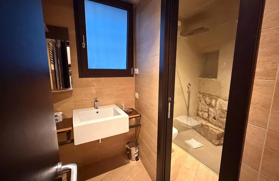 Arena Luxury Suite-1
