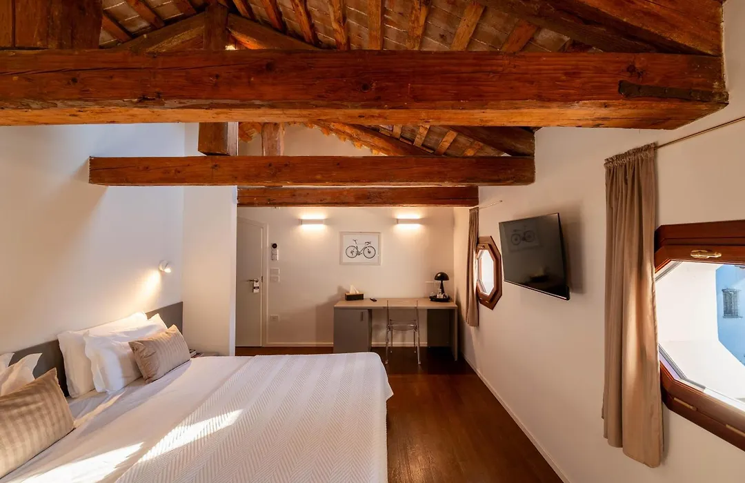 Bassano Club House-1