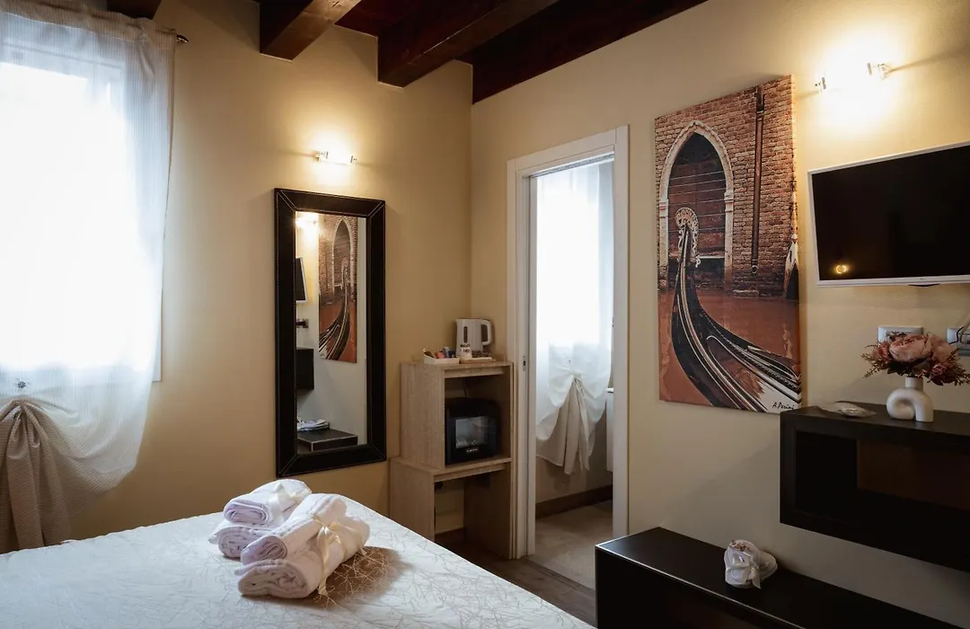 Piccola Venezia Room-1