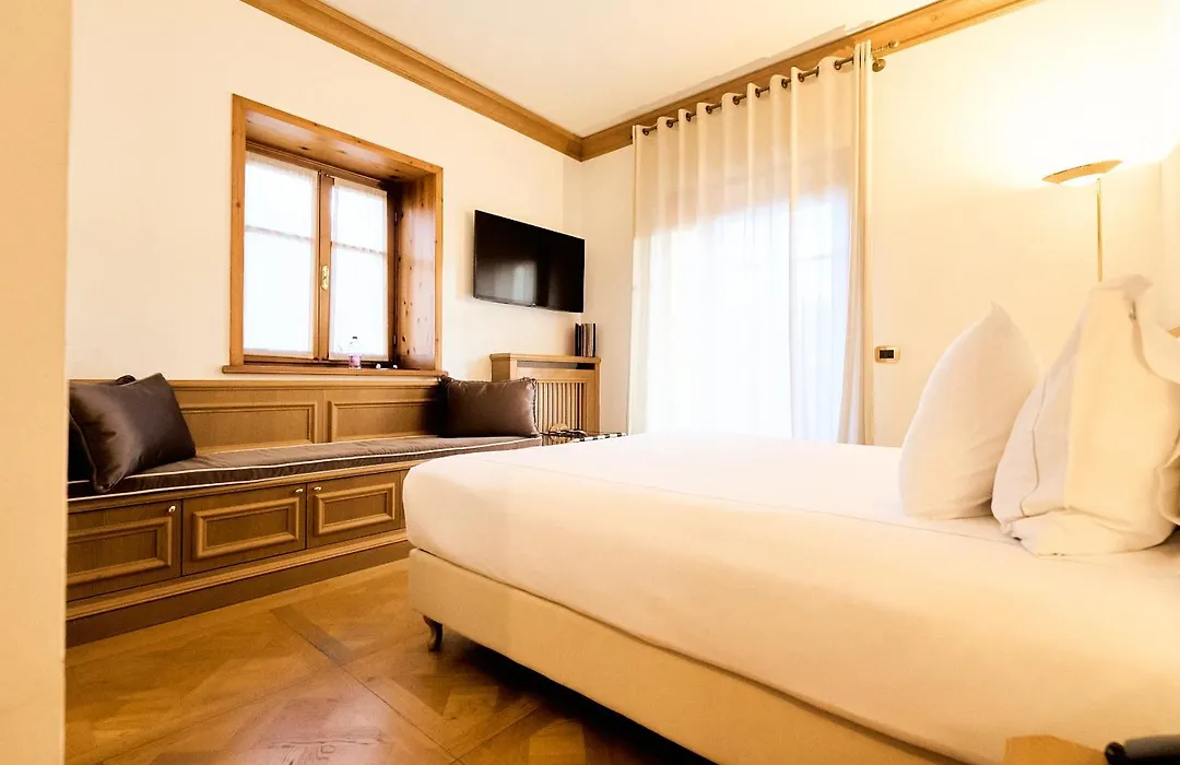 Ambra Cortina Luxury&Fashion Hotel-1