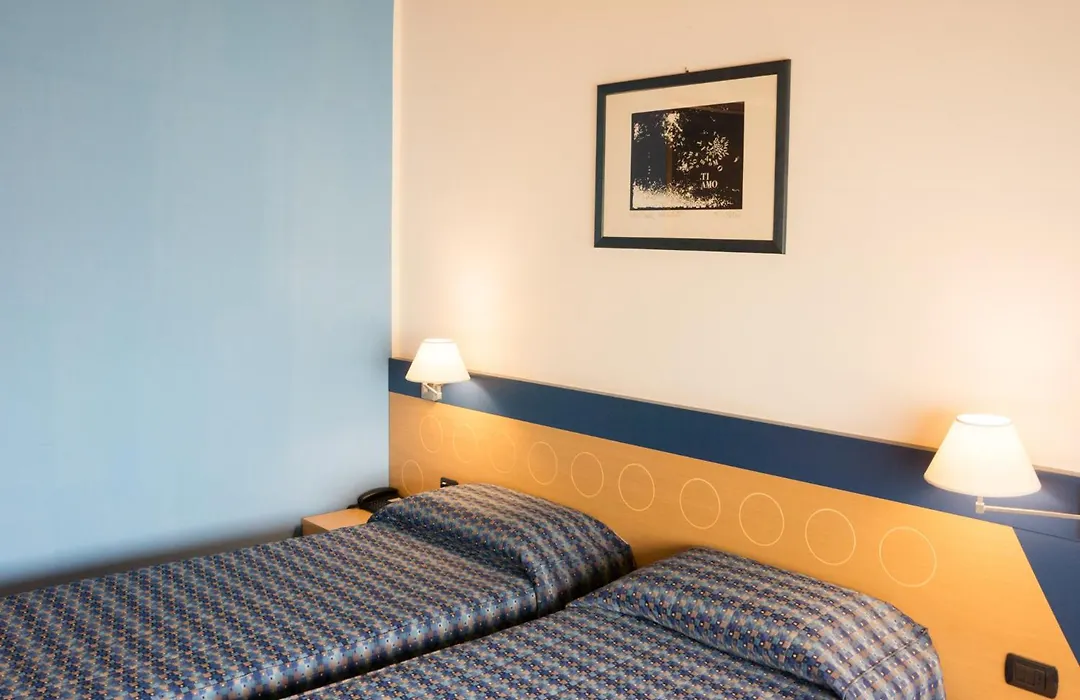 West Point Airport Hotel-1