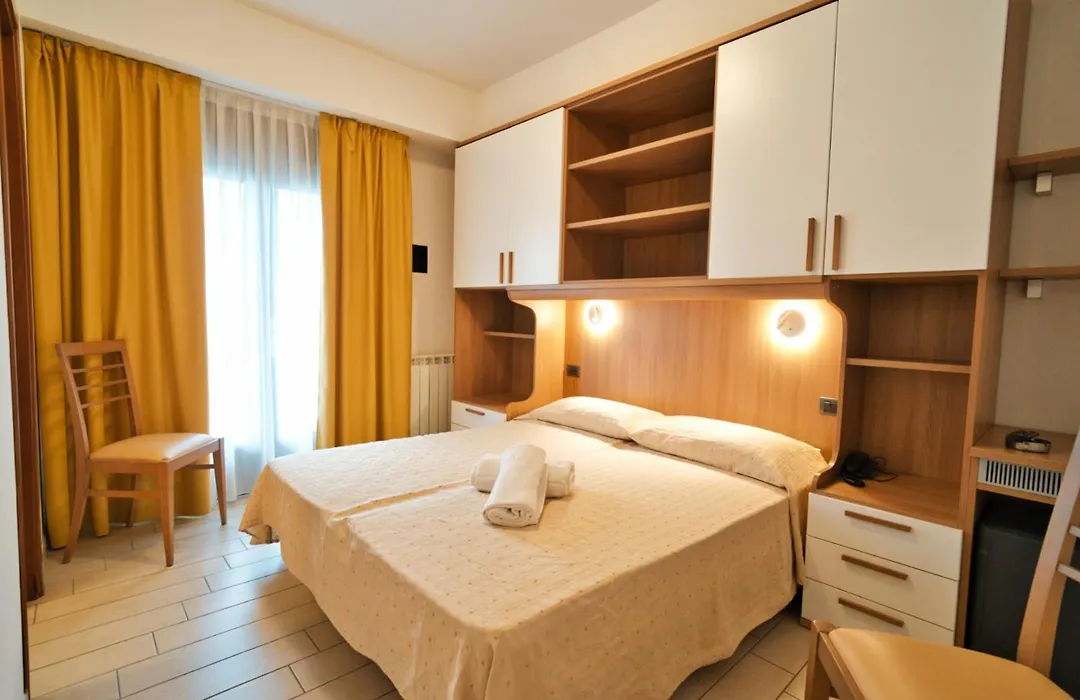 Hotel Ideal Sottomarina-1