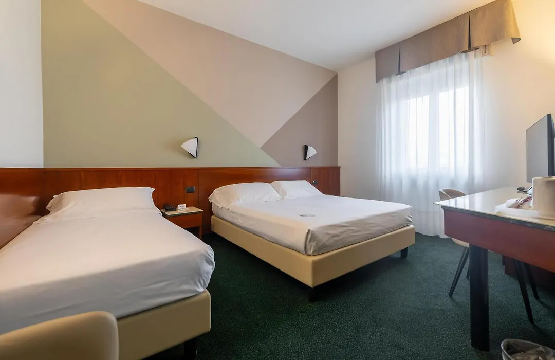 Best Western Hotel Turismo-1