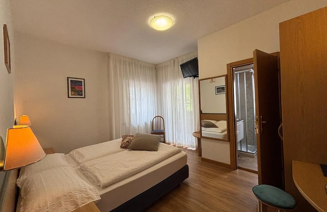 Hotel Garnì Ai Serrai-1