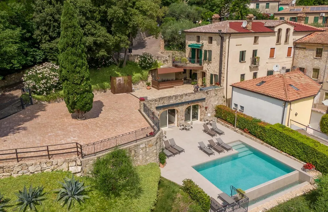Borgo Petrarca-1