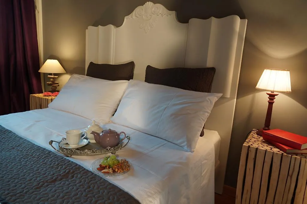 Avogari B&B-1
