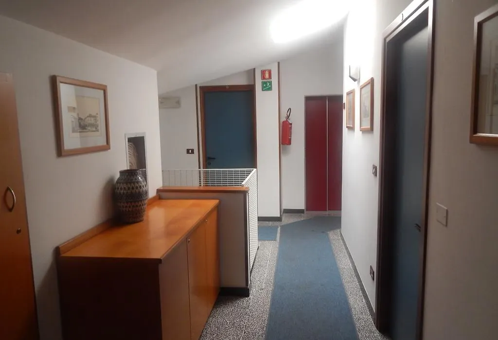 Hotel Aurora-1