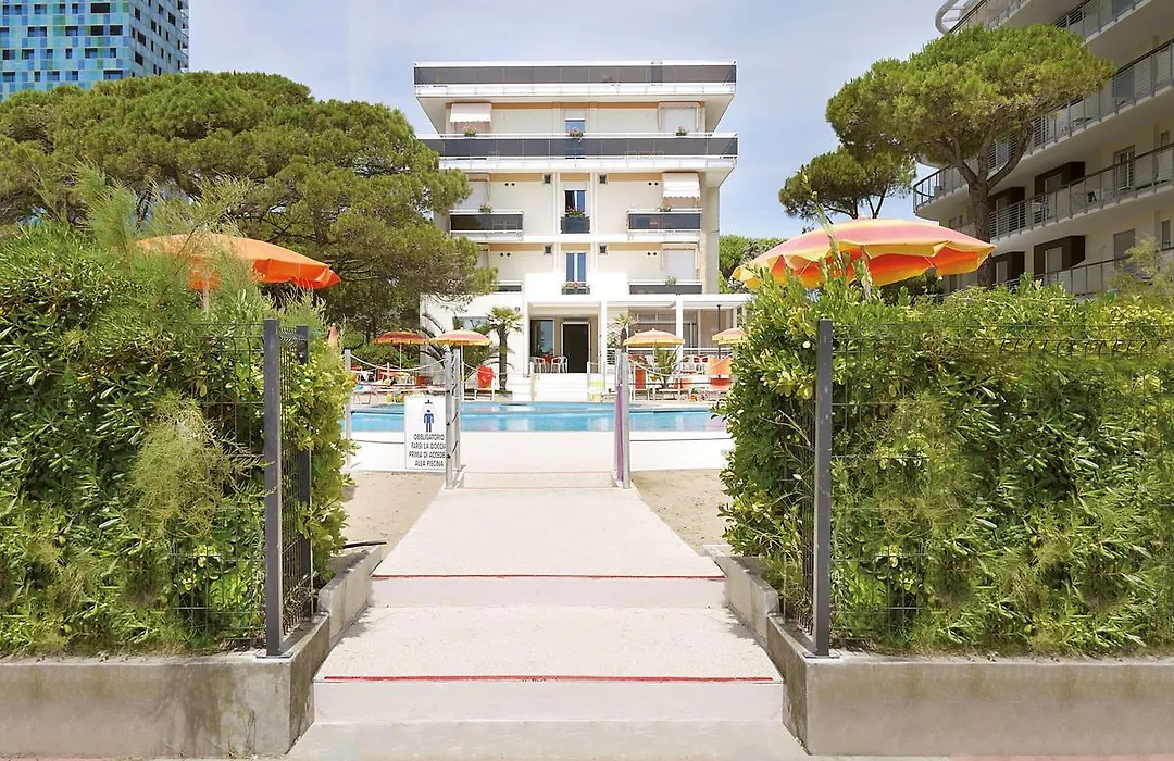 Hotel Bertha Fronte Mare-1