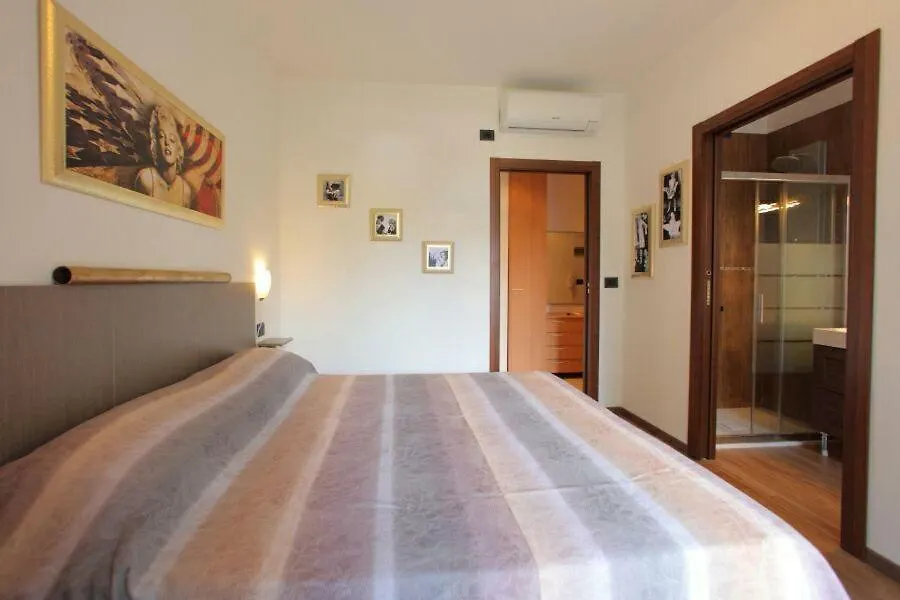 B&B Holidays Artisti-1