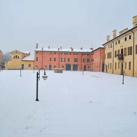 Corte Antica Canossa Del 1600-2