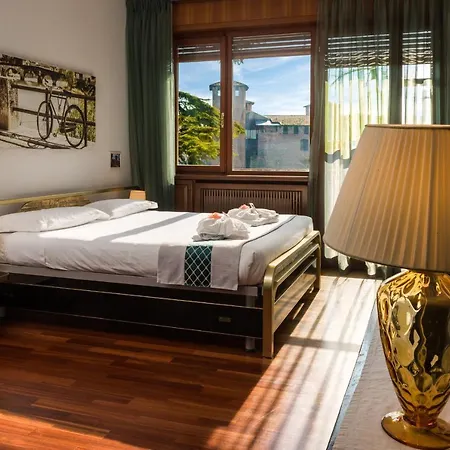 Castle View Room - Veronainflat-2