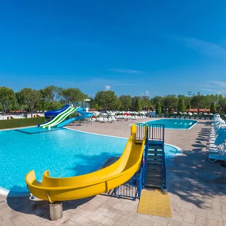 Del Garda Village And Camping-2