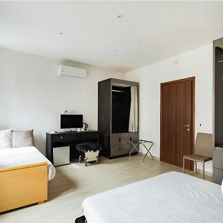 Blu Suite-2