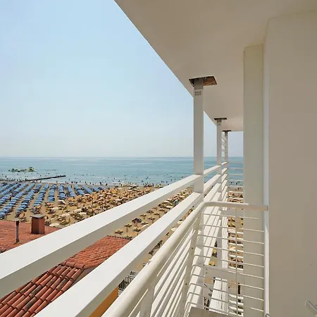 Hotel Strand A Frontemare-3
