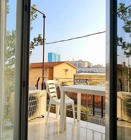 Farah'S House-2
