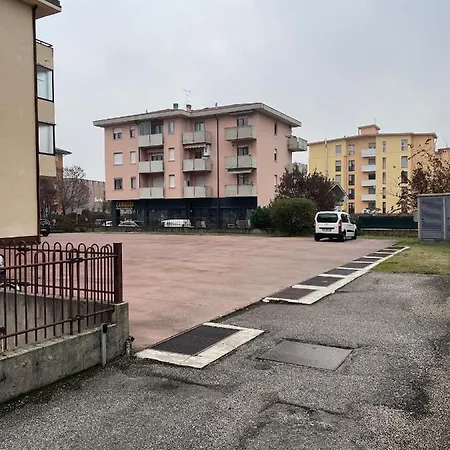 Spazioso Appartamento Vicino Al Centro Di Verona-2