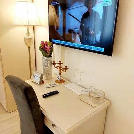 Piccolo Mondo Verona 'Deluxe Suite & Rooms'-3