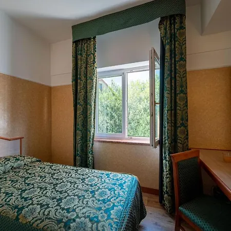 Hotel Mary-2