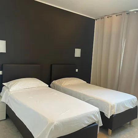 Hotel Noventa-3