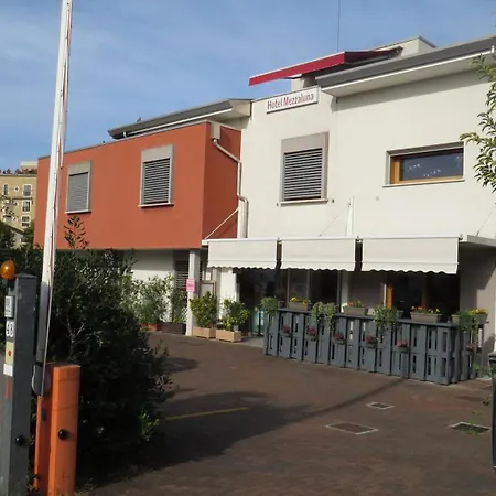 Hotel Mezzaluna-3