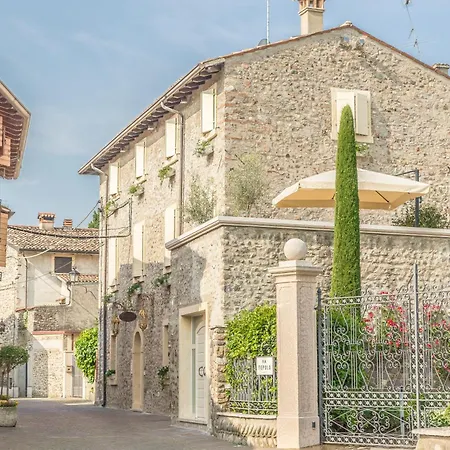 Maison Resola - Rooms & Breakfast-3