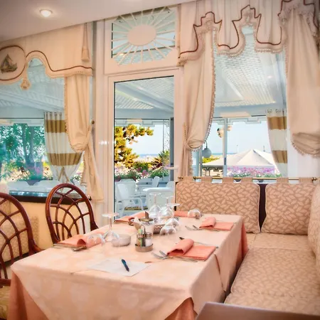 Hotel Alexander-3
