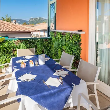 Blue Lake Residence - Bardolino-3