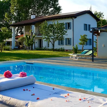 Pool & Garden Villa Lelia-2